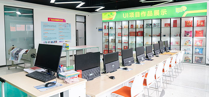 新华互联网科技学校校园文化