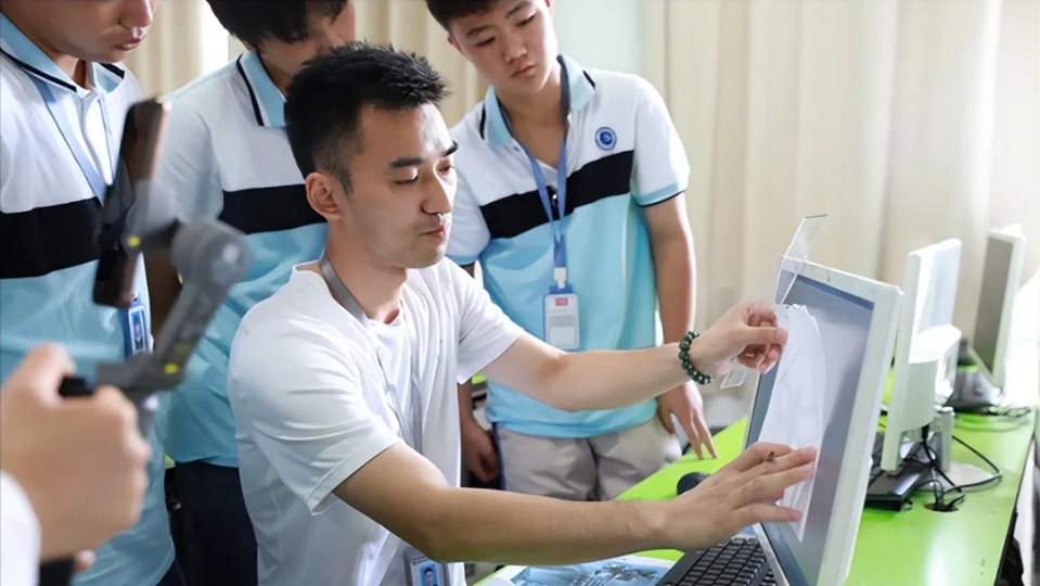 1761535890876886.png 1761535793976.png